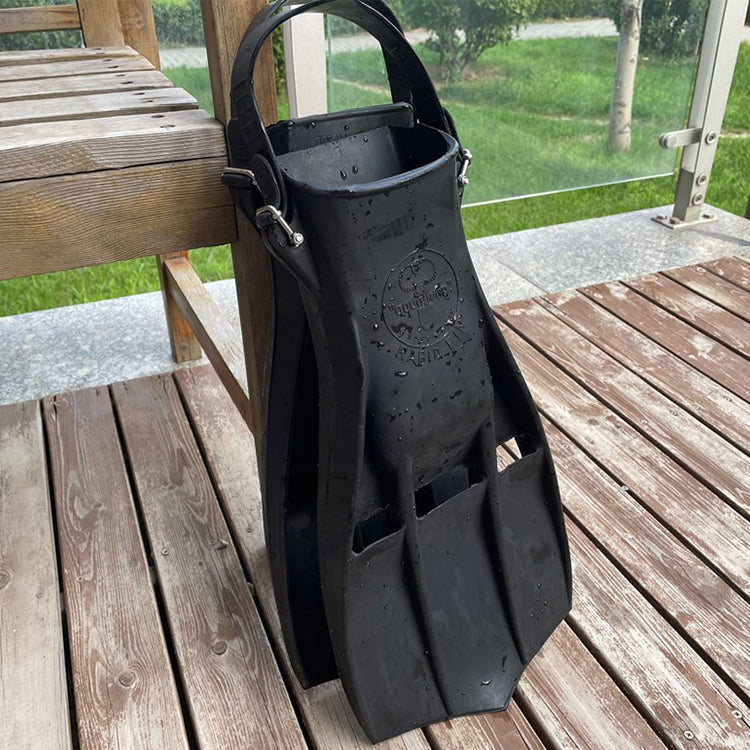 Factory Direct Supply Adult Underwater Swimming Equipment Soft Rubber Fins Adjustable Deep Diving Flippers With High Quality